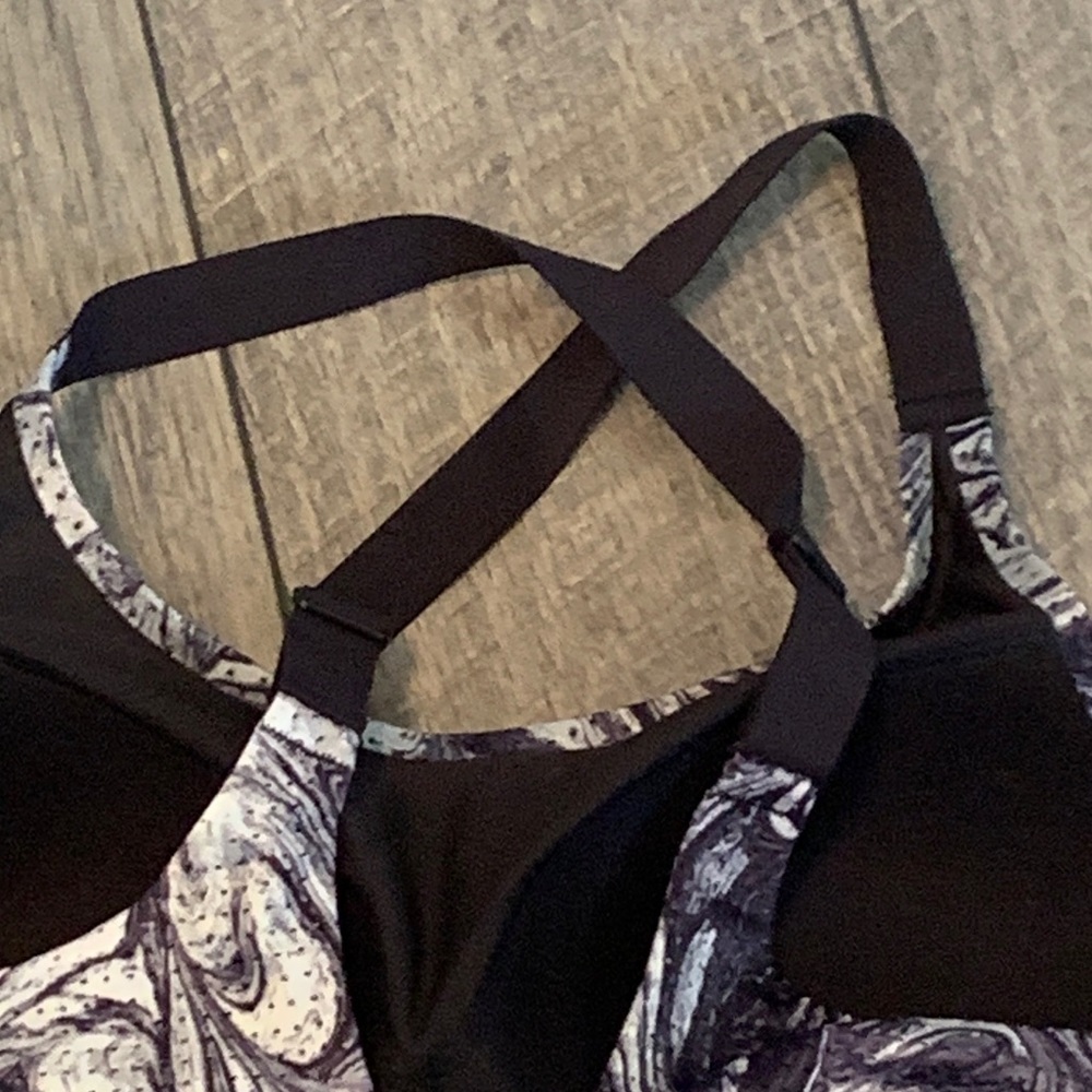 Victoria’s Secret Sports Bra - Picture 4 of 4